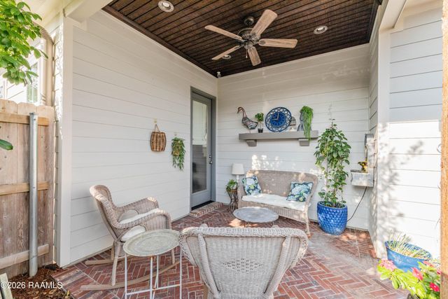 307 Harvey Cay Lane, Youngsville, LA 70592