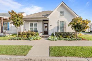 307 Harvey Cay Lane, Youngsville, LA 70592