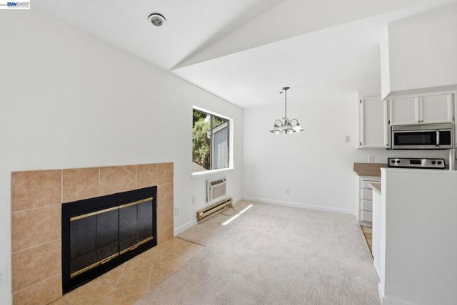 37482 Parish Cir 19F, Fremont, CA 94536