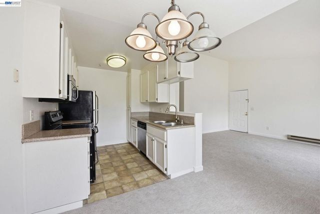 37482 Parish Cir 19F, Fremont, CA 94536