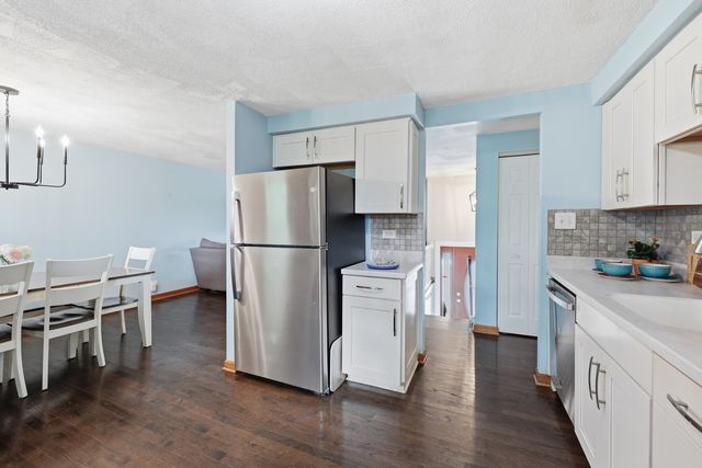 1419 Hampton Lane, Schaumburg, IL 60193