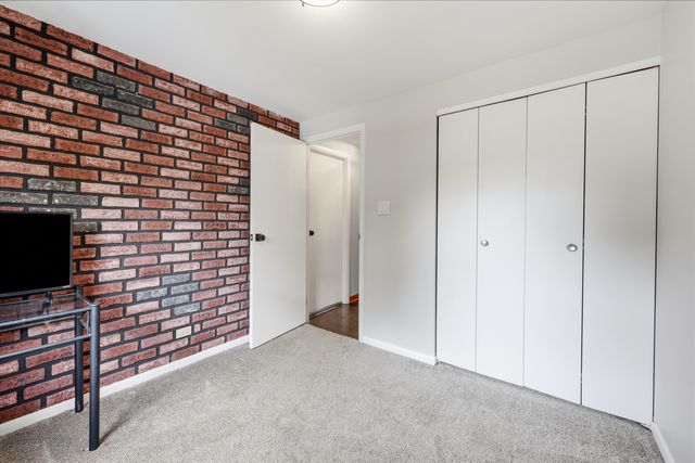 1419 Hampton Lane, Schaumburg, IL 60193