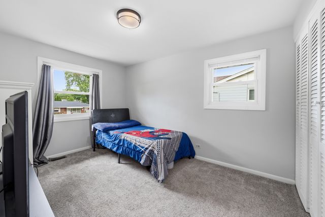 1419 Hampton Lane, Schaumburg, IL 60193