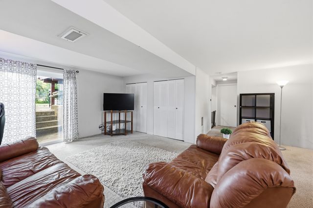 1419 Hampton Lane, Schaumburg, IL 60193