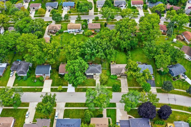 1419 Hampton Lane, Schaumburg, IL 60193