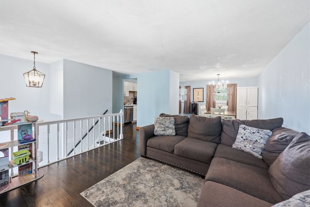 1419 Hampton Lane, Schaumburg, IL 60193