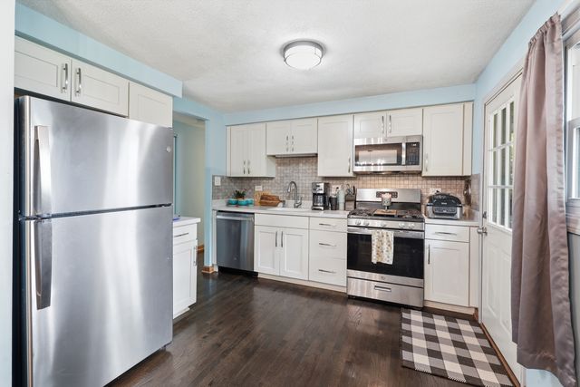 1419 Hampton Lane, Schaumburg, IL 60193
