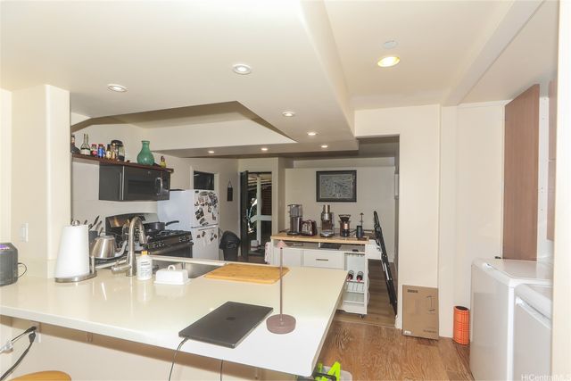 3702 Old Pali Road, Honolulu, HI 96817