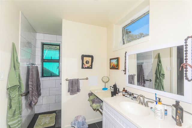 3702 Old Pali Road, Honolulu, HI 96817