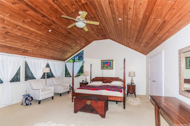 3702 Old Pali Road, Honolulu, HI 96817