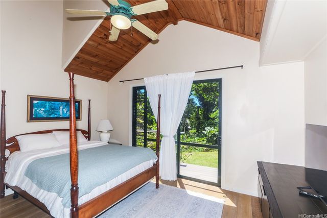 3702 Old Pali Road, Honolulu, HI 96817