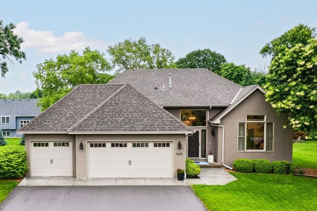 1401 Pheasant Hills Drive, Lino Lakes, MN 55038