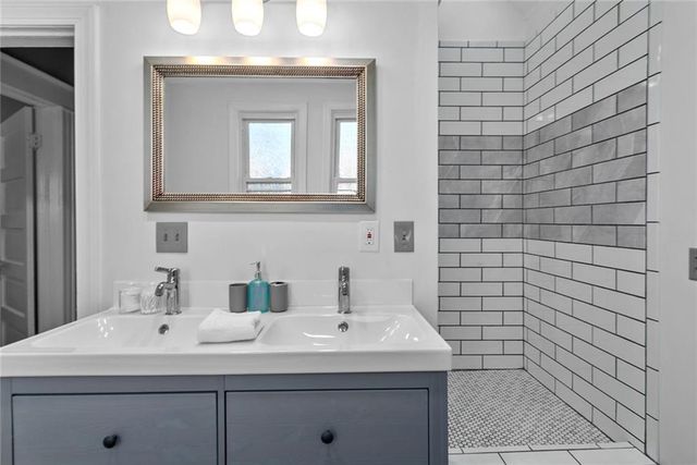 4031 Campbell Street, Kansas City, MO 64110