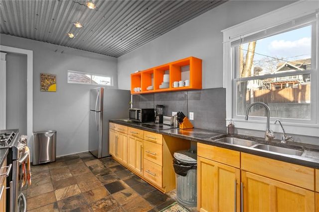 4031 Campbell Street, Kansas City, MO 64110