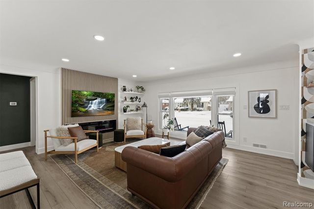 2008 Alicia Lane, Royal Oak, MI 48073