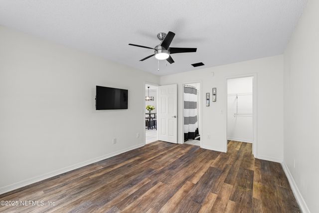 1142 ROMAINE Circle E, Jacksonville, FL 32225