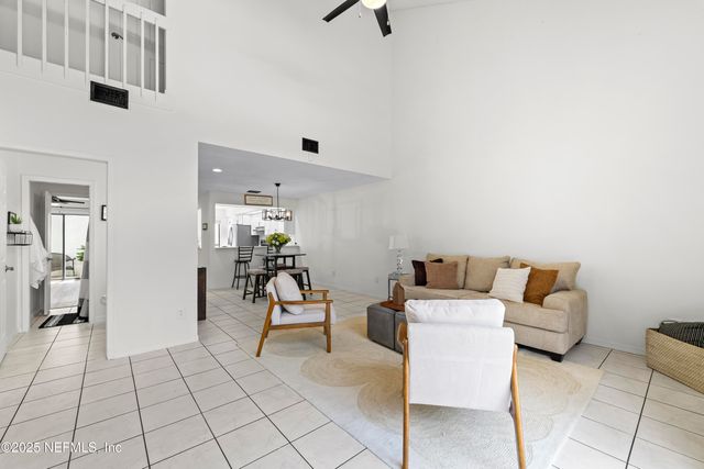 1142 ROMAINE Circle E, Jacksonville, FL 32225