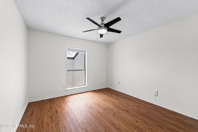 1142 ROMAINE Circle E, Jacksonville, FL 32225