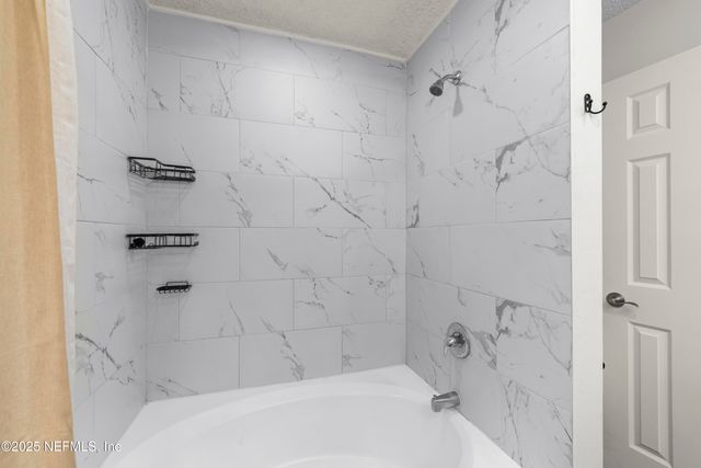 1142 ROMAINE Circle E, Jacksonville, FL 32225