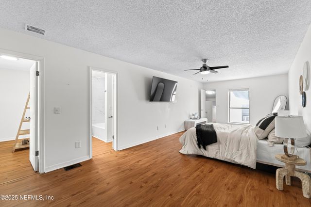1142 ROMAINE Circle E, Jacksonville, FL 32225