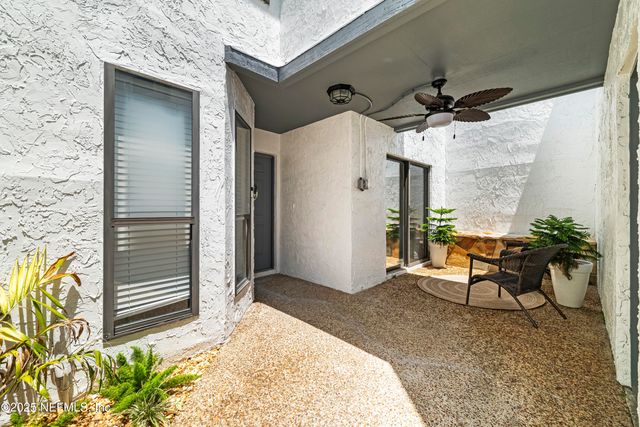 1142 ROMAINE Circle E, Jacksonville, FL 32225