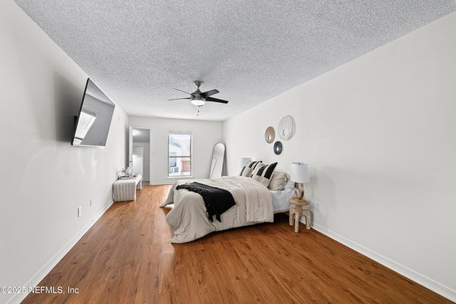 1142 ROMAINE Circle E, Jacksonville, FL 32225