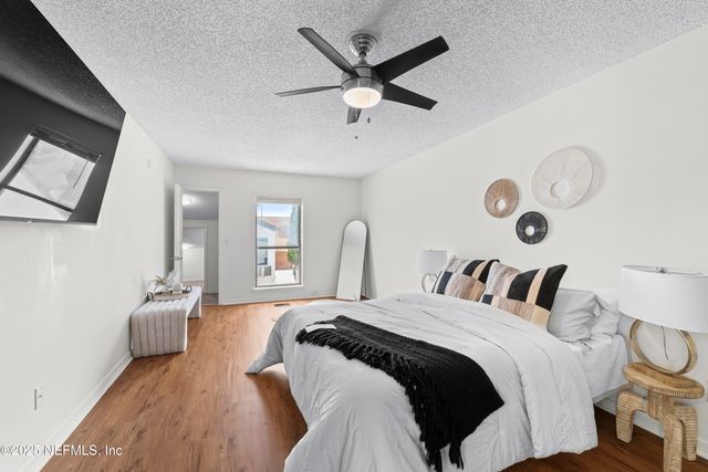 1142 ROMAINE Circle E, Jacksonville, FL 32225