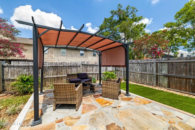 1142 ROMAINE Circle E, Jacksonville, FL 32225