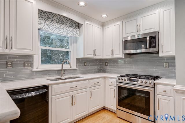 5510 Silver Birch Ln, Midlothian, VA 23112