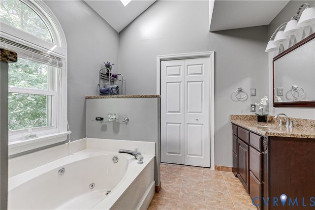 5510 Silver Birch Ln, Midlothian, VA 23112