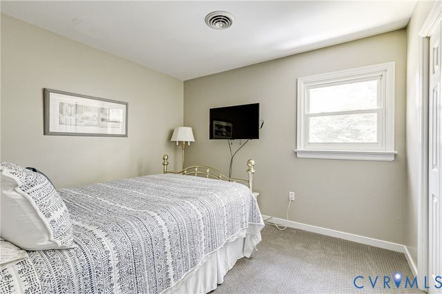 5510 Silver Birch Ln, Midlothian, VA 23112