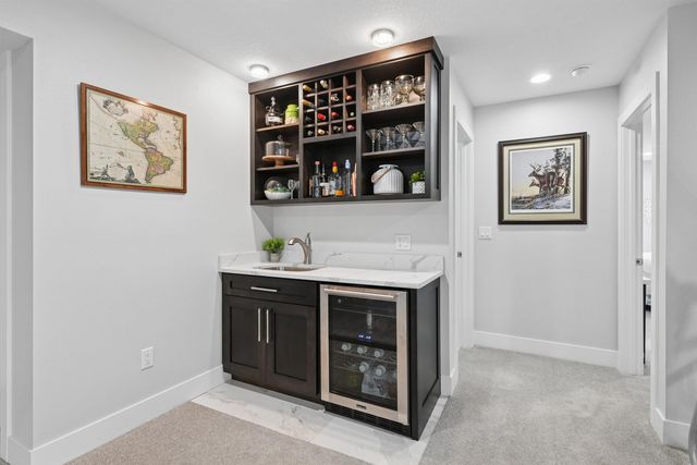 1822 Reese Road, Cedar Falls, IA 50613