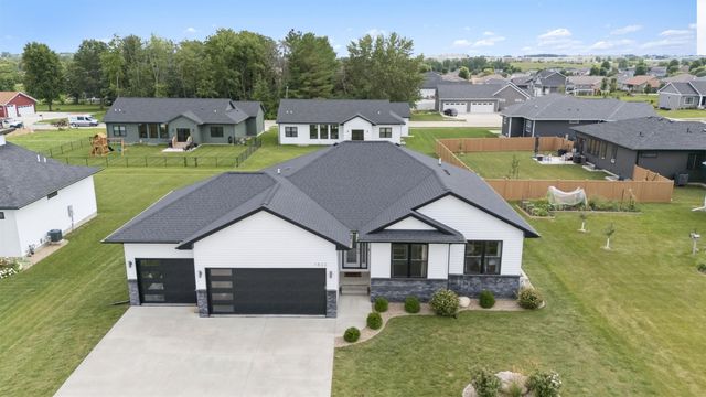 1822 Reese Road, Cedar Falls, IA 50613