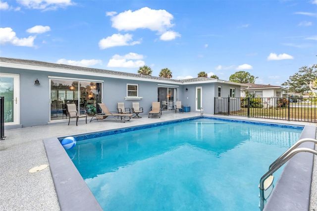 16 OAKLAND HILLS PLACE, Rotonda West, FL 33947