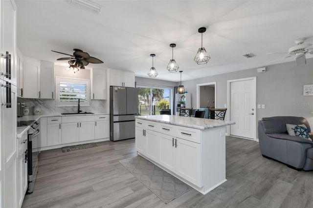 16 OAKLAND HILLS PLACE, Rotonda West, FL 33947