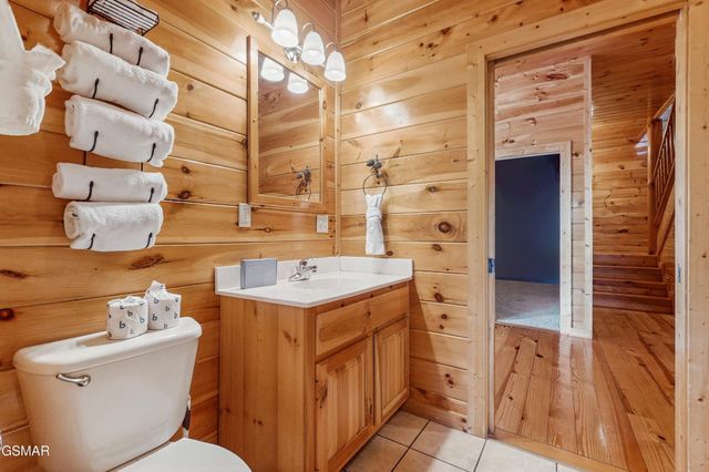 3221 Engle Town Road, Sevierville, TN 37862