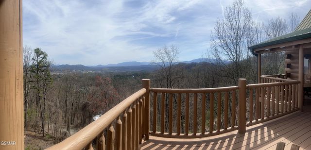 3221 Engle Town Road, Sevierville, TN 37862