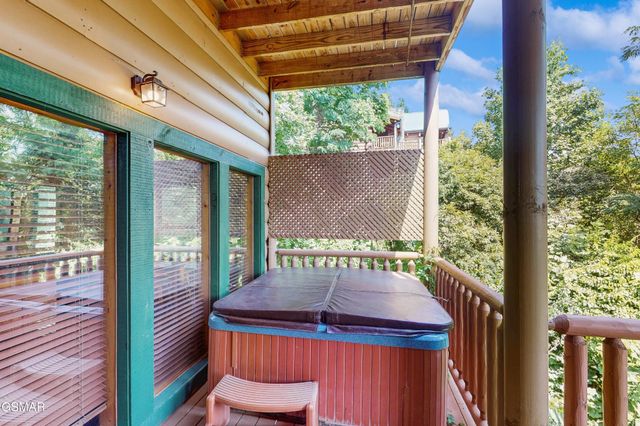 3221 Engle Town Road, Sevierville, TN 37862
