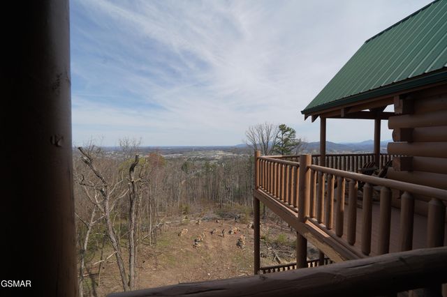 3221 Engle Town Road, Sevierville, TN 37862