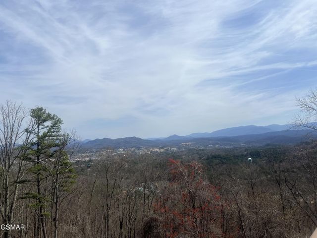 3221 Engle Town Road, Sevierville, TN 37862