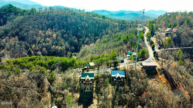 3221 Engle Town Road, Sevierville, TN 37862
