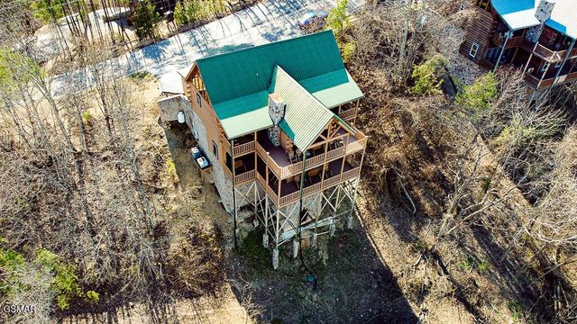 3221 Engle Town Road, Sevierville, TN 37862