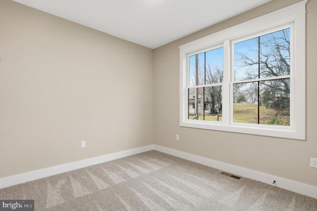 1035 PUTNAM ST, Harpers Ferry, WV 25425