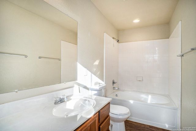 10007 Del Lago, San Antonio, TX 78245