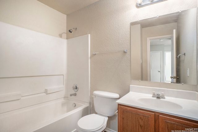 10007 Del Lago, San Antonio, TX 78245