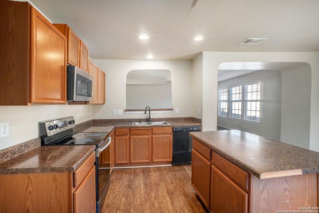 10007 Del Lago, San Antonio, TX 78245