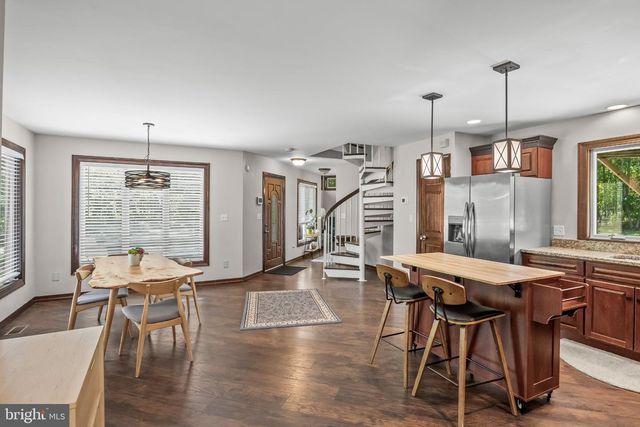 6330 ESTELLE AVE, Mays Landing, NJ 08330