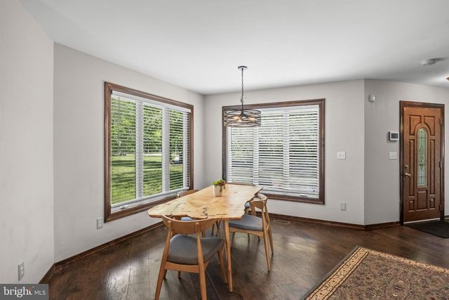 6330 ESTELLE AVE, Mays Landing, NJ 08330