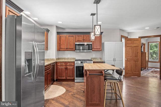 6330 ESTELLE AVE, Mays Landing, NJ 08330