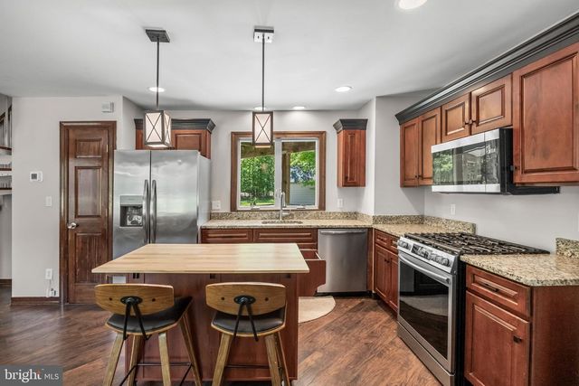 6330 ESTELLE AVE, Mays Landing, NJ 08330